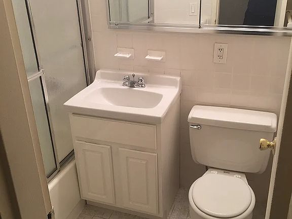 3rd image of 174 E 90th St APT 3F