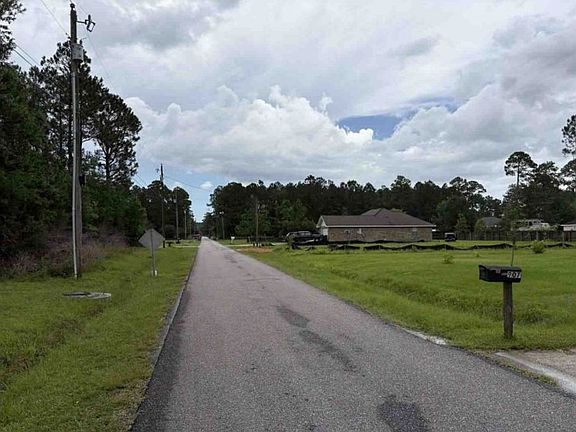 Exterior Neighborhood (street photo)