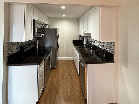 3rd image of 2028 Exeter B #2028