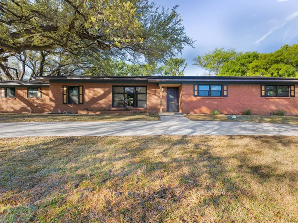 2324 Wooded Acres Dr, Waco, TX 76710