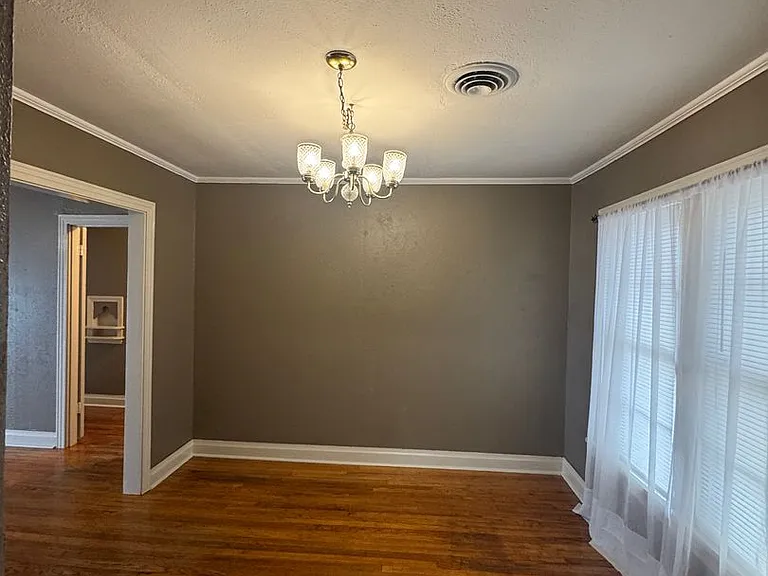 2416 Northside Dr — Photo 11
