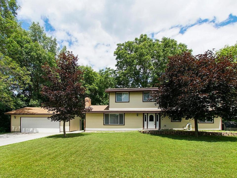 1st image of 811 Carla Ln