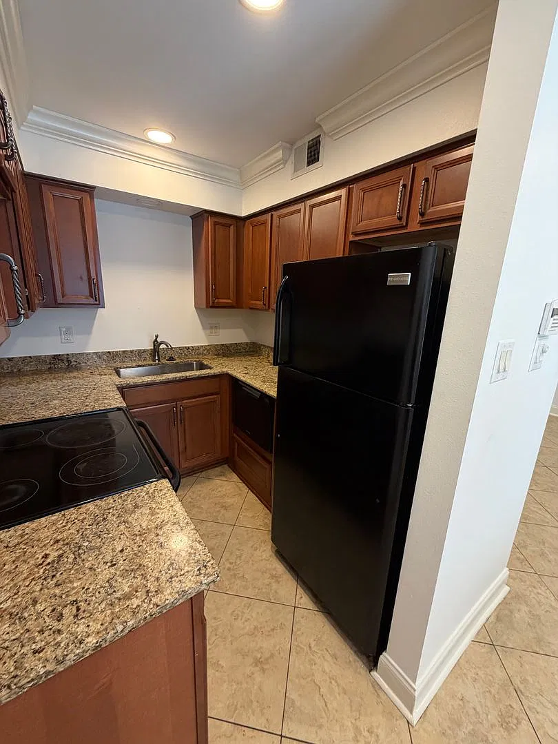 1331 Lake Avenue — Photo 4