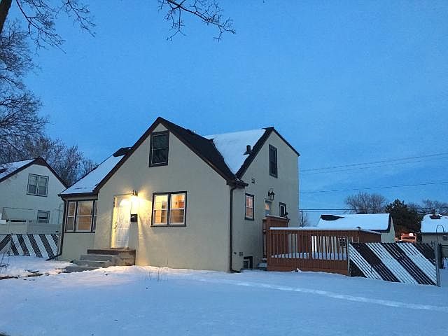 1st image of 709 7th Ave S