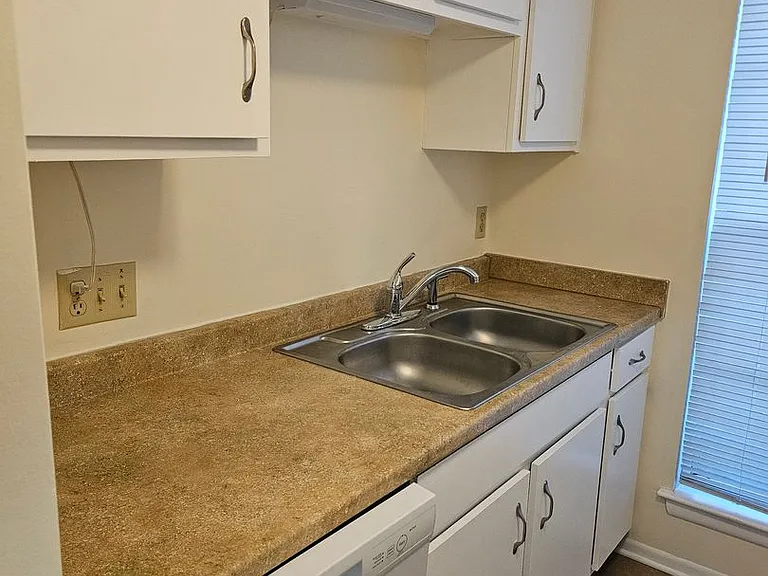 59 Knollwood Cir — Photo 12