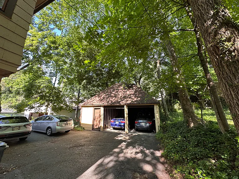 2331 S Overlook Rd N — Photo 37
