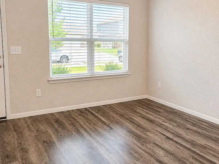 1221 S Ivory Bill Ln — Photo 2
