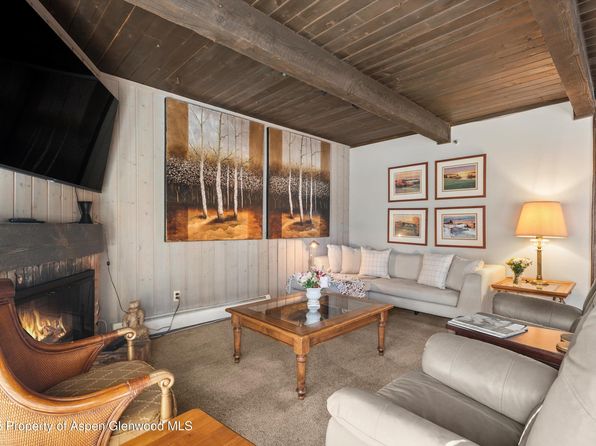 600 E Main St APT 207