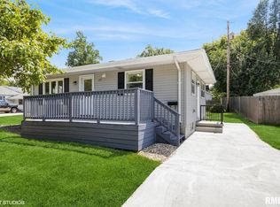 17 Lake Grove Clb, Decatur, IL 62521