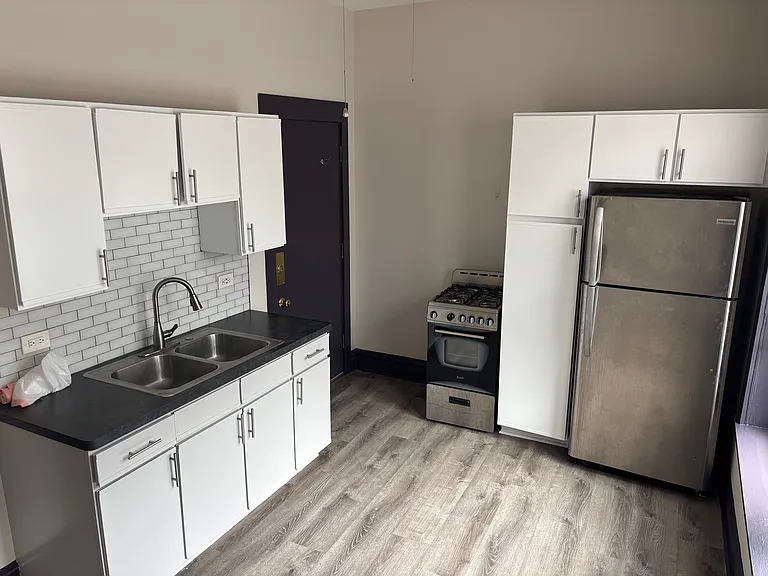 2250 W Armitage Ave #1E — Photo 14
