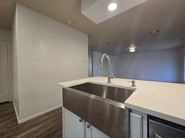 5108 Screaming Eagle Cir — Photo 6