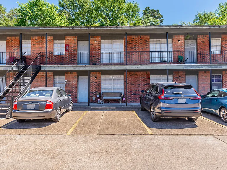 AUSTIN WEST — Photo 13