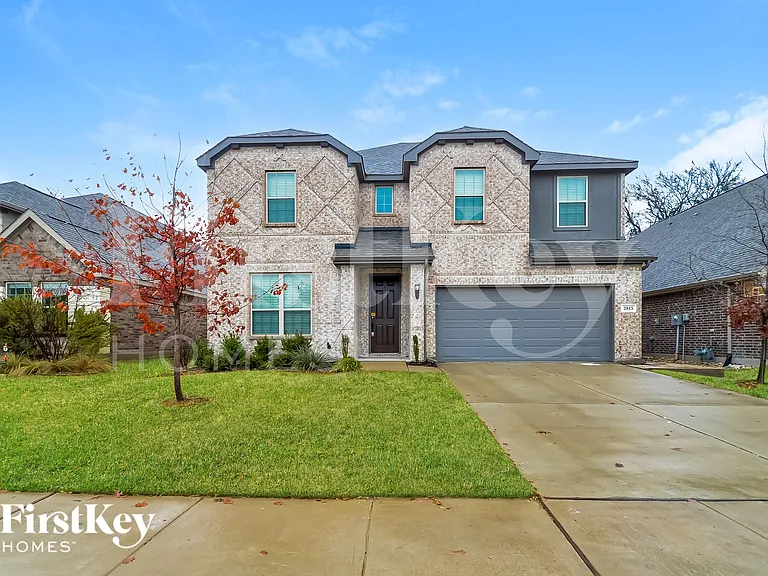 2815 Willow Ln — Photo 1