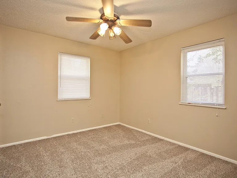 311 Willow Ave — Photo 17
