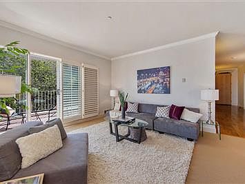 3rd image of 1150 Lombard St APT 12