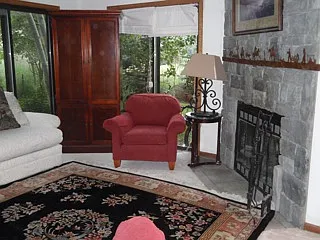 4242 H St SE photo 1