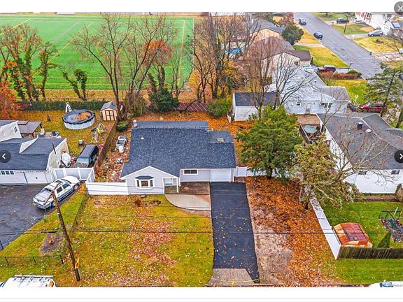 3rd image of 92 Ruland Rd