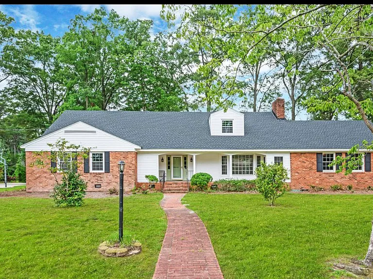 306 Granville Dr — Photo 1