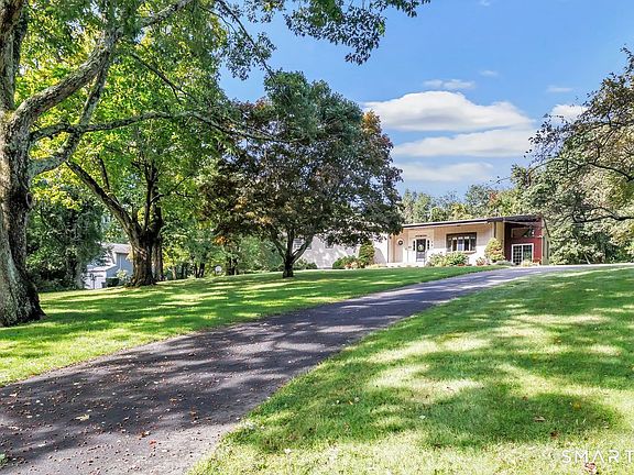 2nd image of 10 Lombard Drive