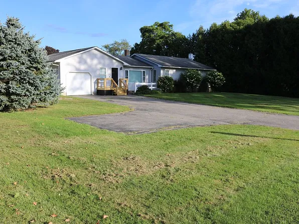 436 E Pittsford Rd, Rutland, VT 05701