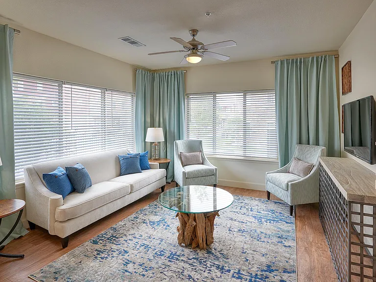M2 Apartments — Photo 8