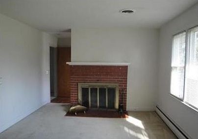 2nd image of 424 Head Of River Rd