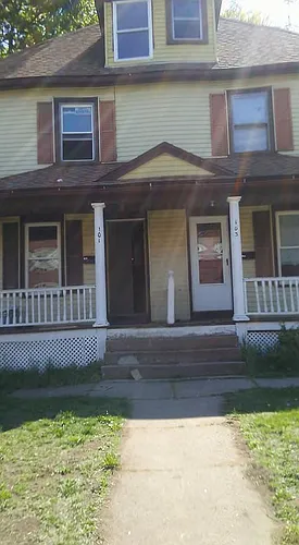 103 Cedar St Photo 1