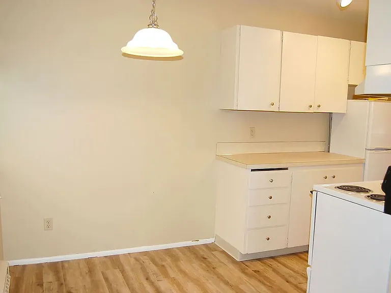 424 Summit Ave E #1 — Photo 7