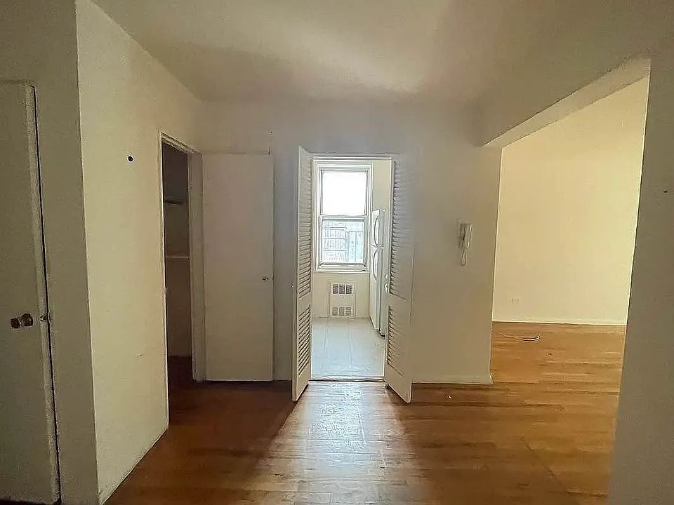 2nd image of 4014 62nd St #5G