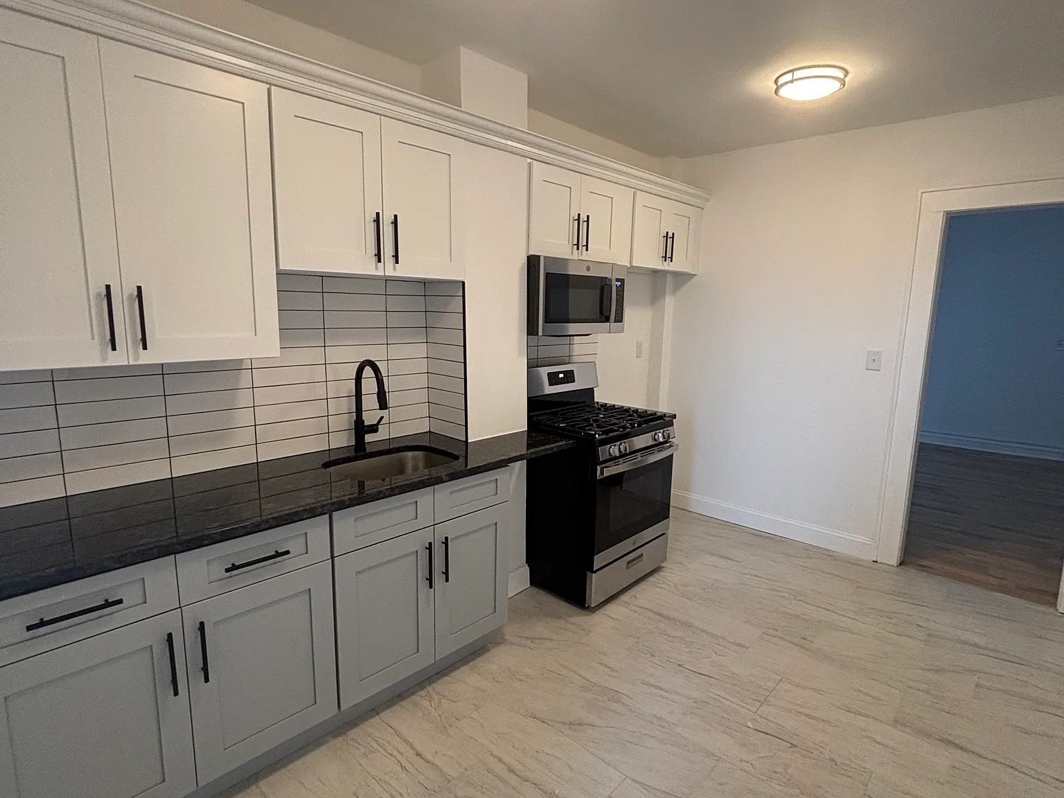 2 bed, 1200 sqft, $2,000 — Photo 3