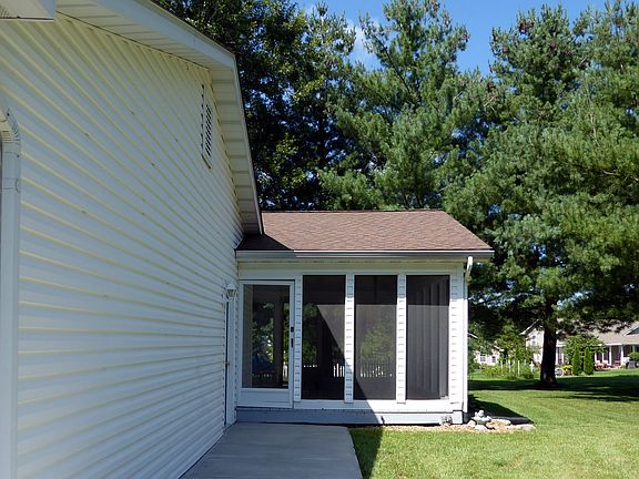 Side view of screened porch