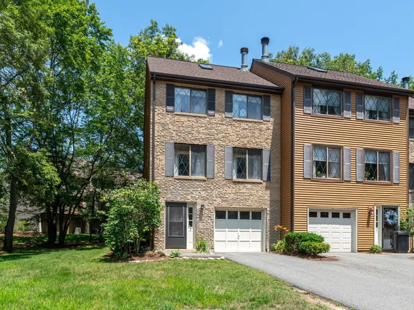 2 Winrow Drive, Merrimack, NH 03054