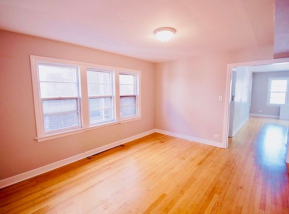5th image of 4954 N Leavitt St