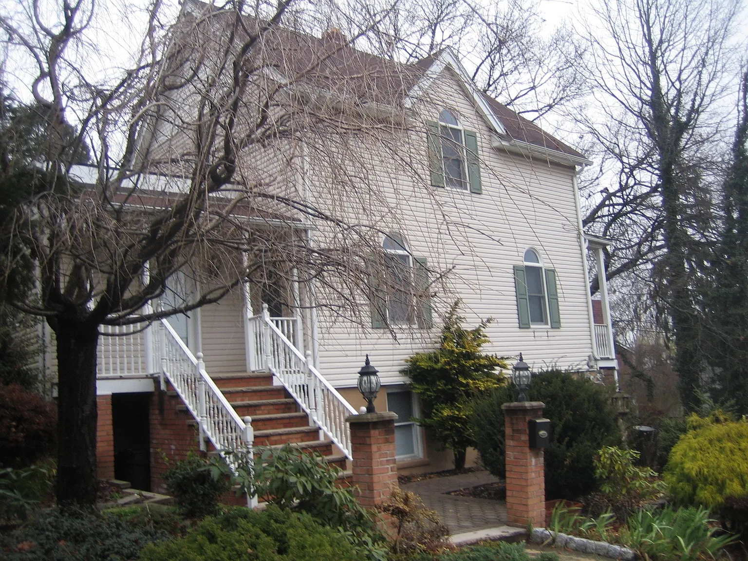 50 Ridgefield Ave photo 1