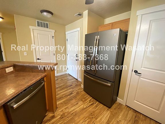 3rd image of 4276 S Main St Unit 205