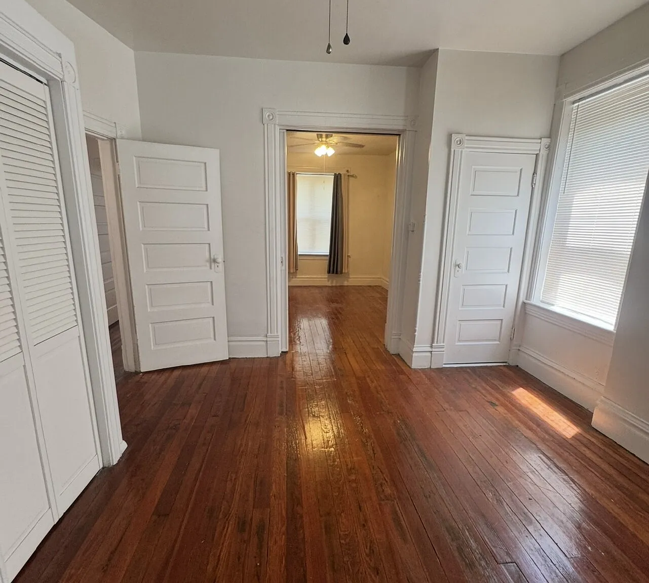 2 bed, 1.0 bath, $800 — Photo 2