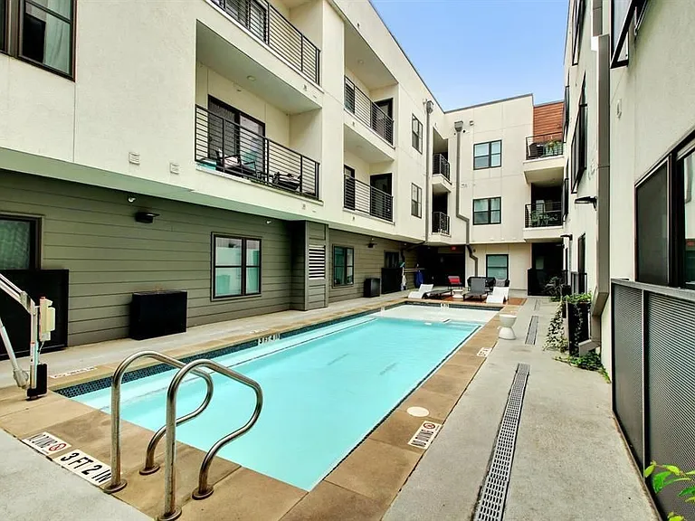 Community pool