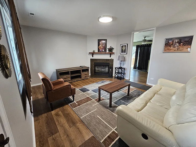30W637 Whispering Winds Dr — Photo 2