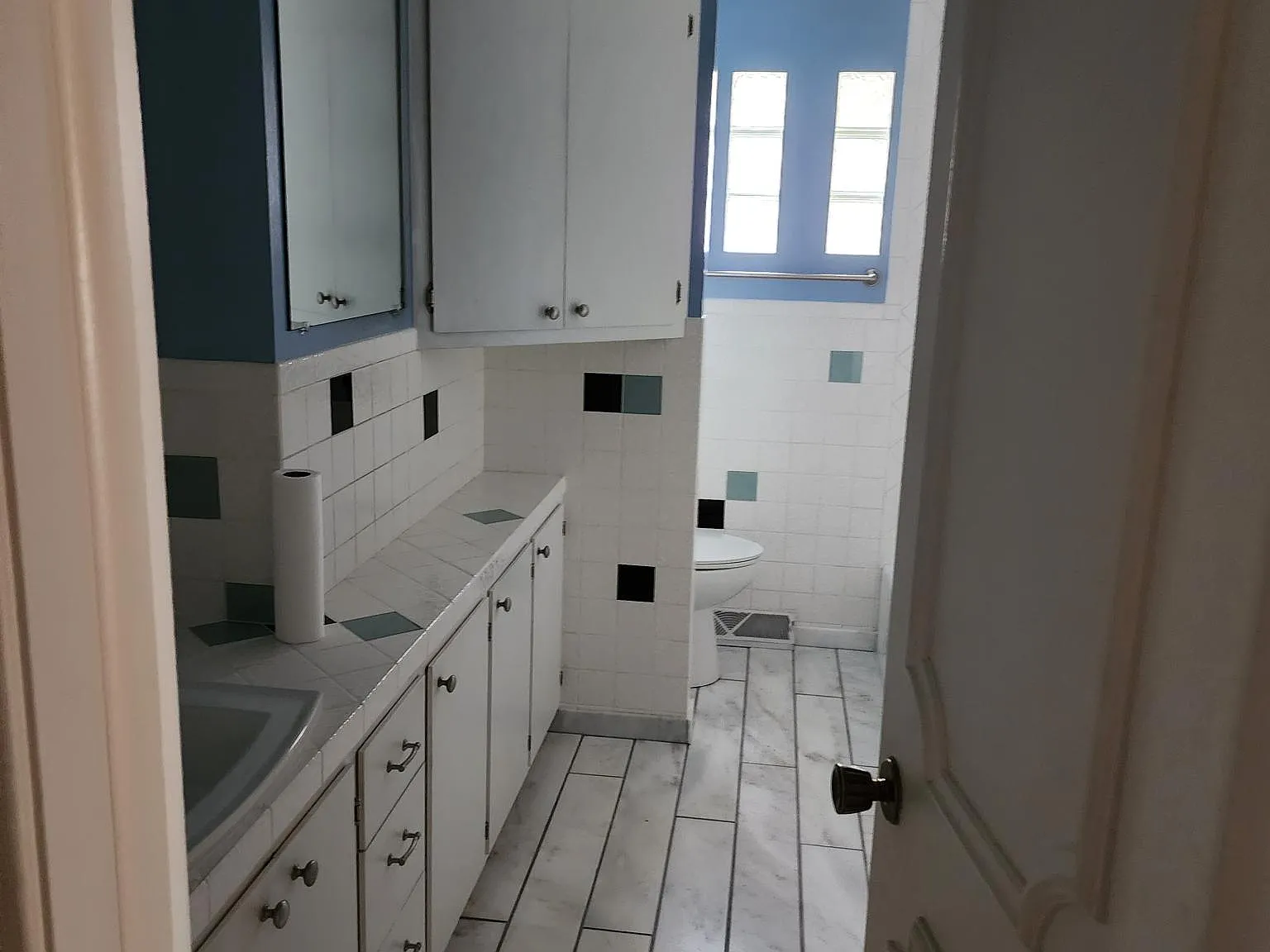 4 bed, 2870 sqft, $3,000 — Photo 3
