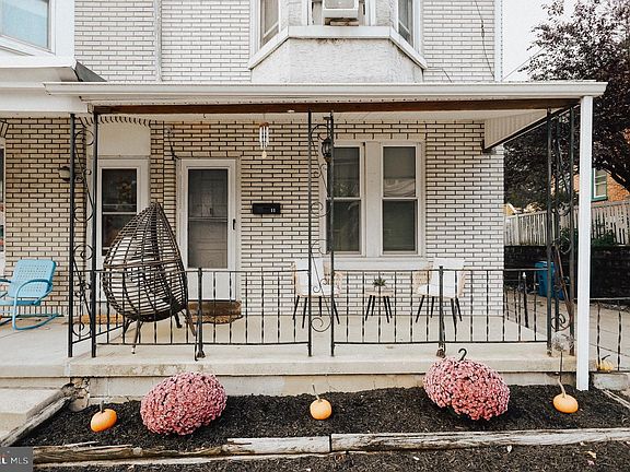 2nd image of 11 Seminary Ave