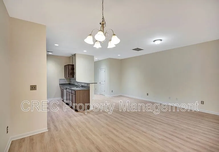 140 Buchanan Cir — Photo 10