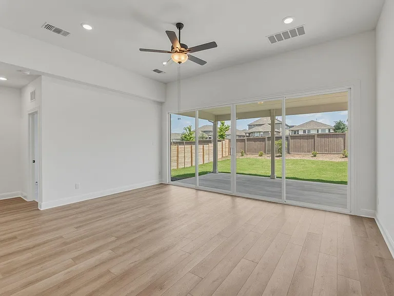 608 Knot Dr — Photo 4