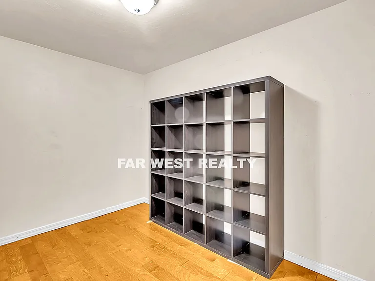 1853 Oriental Ave — Photo 13
