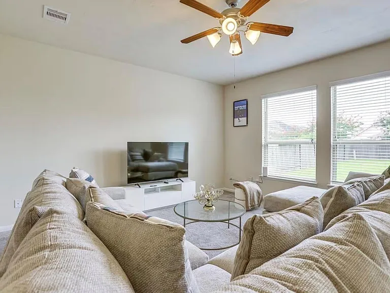 15015 Winter Valley Ct — Photo 9