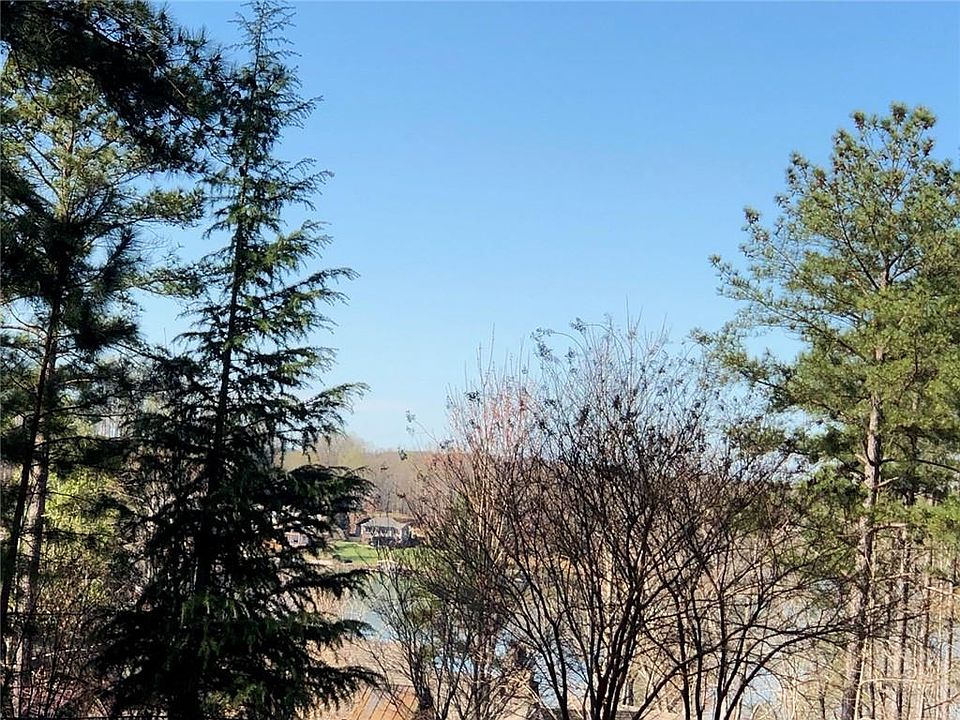 2nd image of 120 Hawks Bay Ct