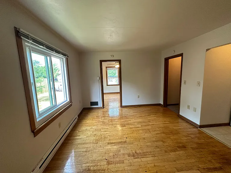 218 10th Ave N #2 — Photo 3