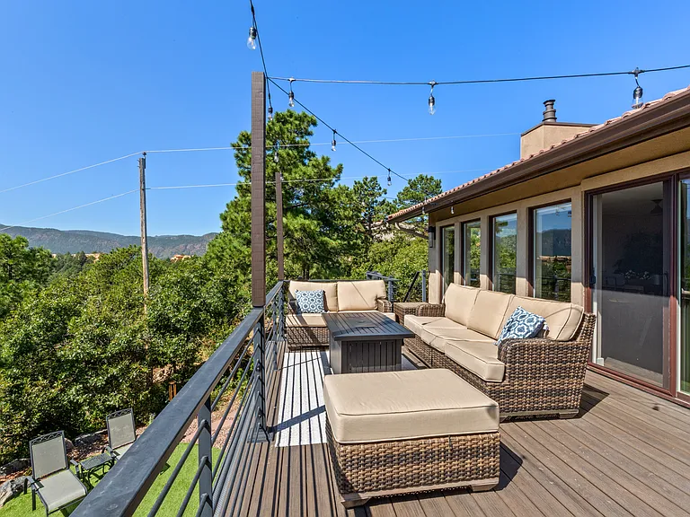 3175 Hamal Cir — Photo 32