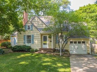 6838 Granada Ln, Prairie Village, KS 66208