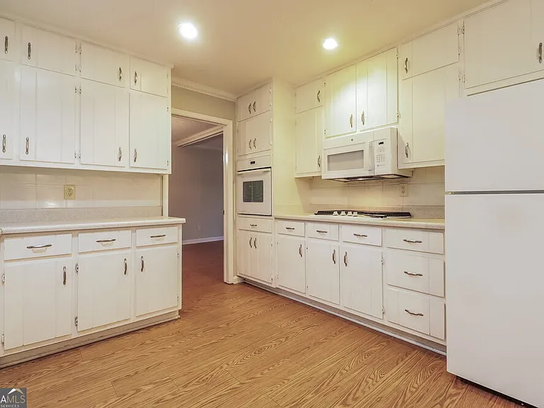 564 Clubhouse Dr SE — Photo 7