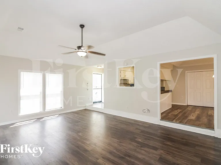 7134 Markim Dr — Photo 3